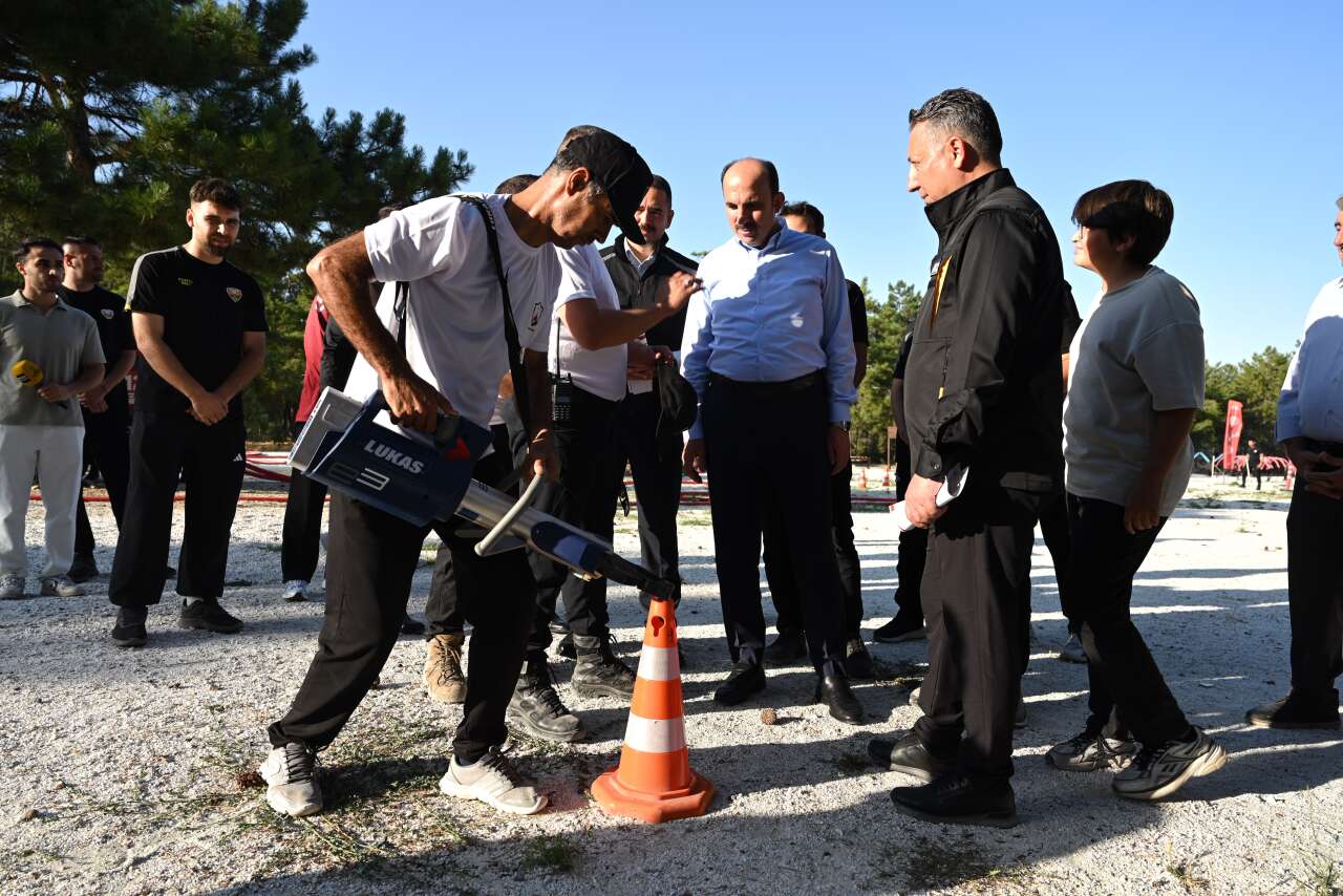 Konya'da afetlere karşı hazırlık zamanı! Başkan Altay gönüllülerle buluştu 2